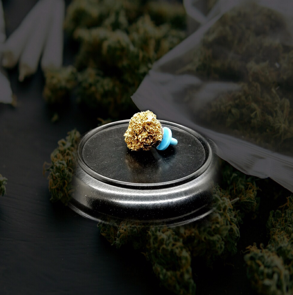 Cannabis Chills MylarPinz Pin + Exclusive Non-Smokable Bud Pin Set